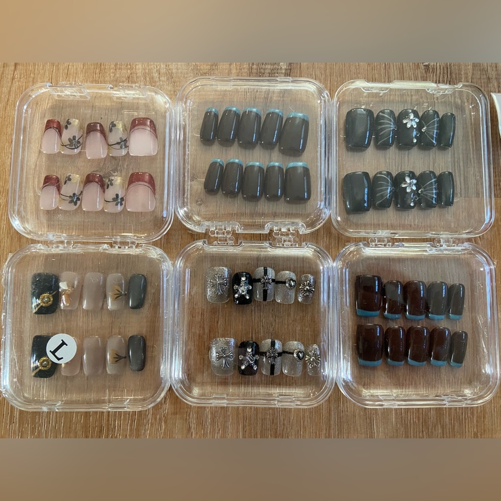 Set of 6 Assorted Press-On Nails Sets with Floral and Glitter Designs